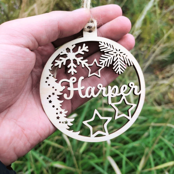 Celebrate the Holidays with Personalized Christmas Ornaments! 🎄✨