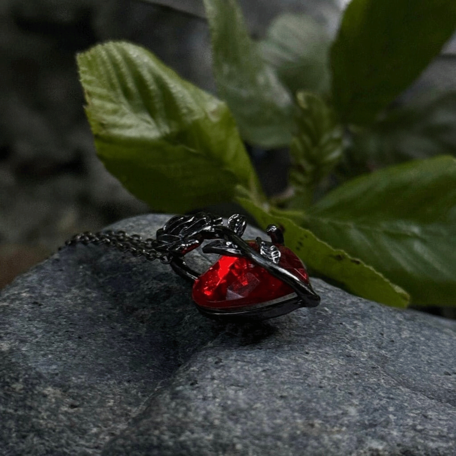 Gothic necklace, affectionate necklace, love rose necklace, entwined flowers, perfect gift, gift for women