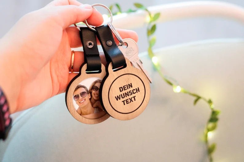 Personalized wooden keychain with scratch-resistant photo and custom text. Perfect gift with engraving for Valentine's Day